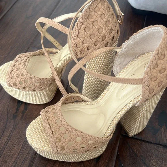 Jessica Simpson platform sandal nude - Picture 2 of 4